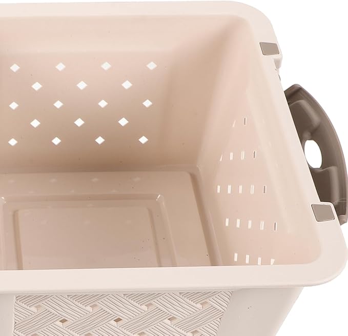 Hamster Carrier Box Plastic Small Pet Transport Box Breathable Travel Carrier with Spacious Interior Easy to Clean for Hamsters and Small Animals
