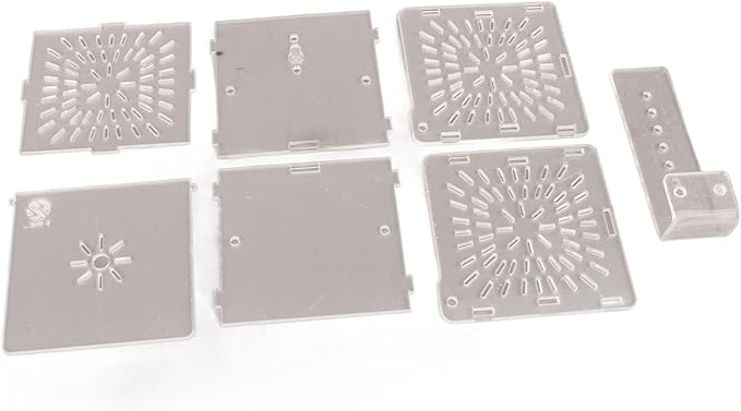 Estink Acrylic Transparent Fish Breeding Isolation Box Aquarium Hatchery Incubator Holder, with Hook and Sucker Design (10CM*10CM*10CM)
