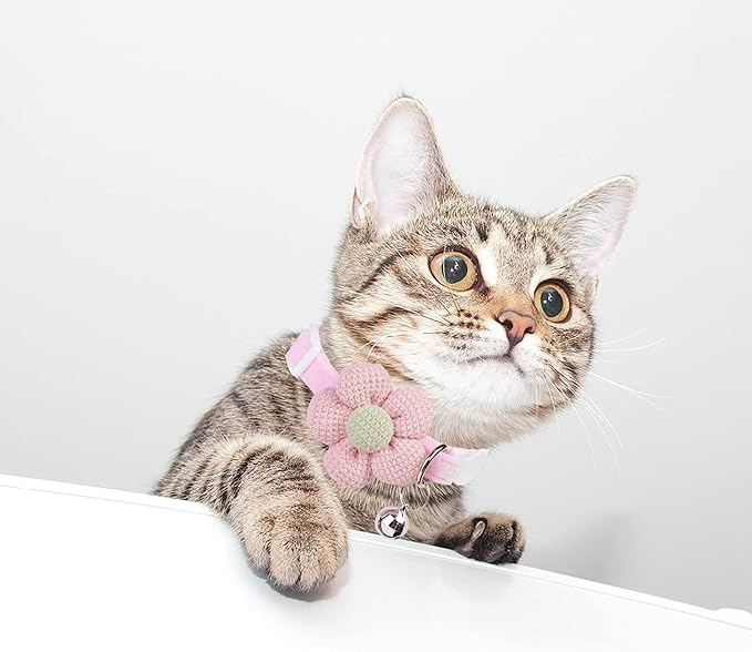 Breakaway Cat Collars with Bells, MUZIEBA Kitten Collar for Girl Boy Adjustable Safety Kitty Collars for Cats Puppy and Small Pets (Pink + White)