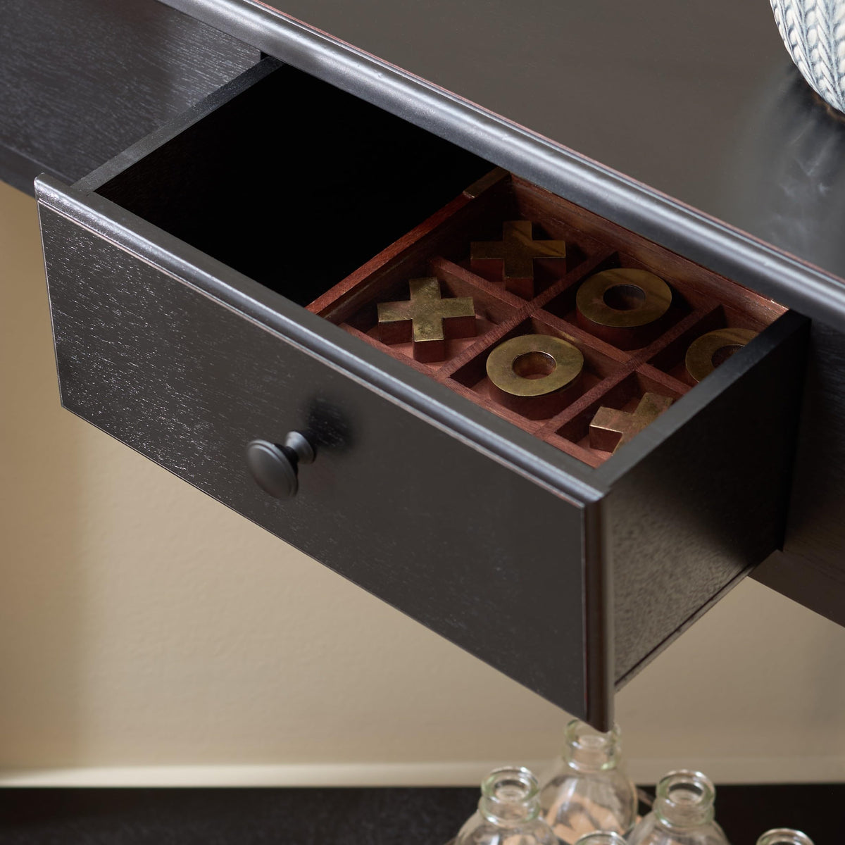 Furniture Gomez 1